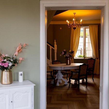 The Corner House Appartement Hunedoara Buitenkant foto