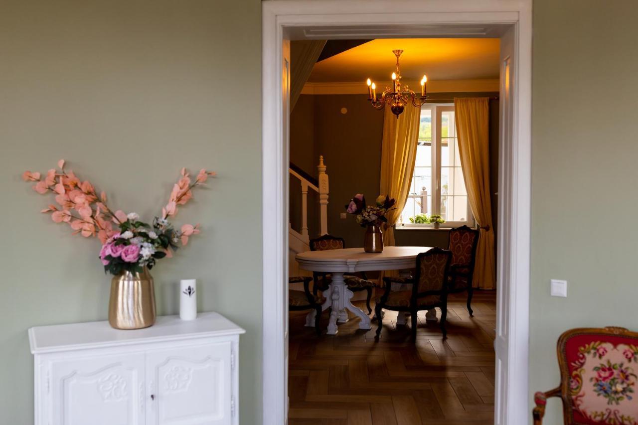 The Corner House Appartement Hunedoara Buitenkant foto