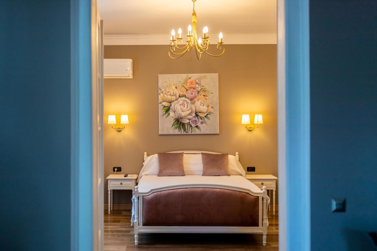 The Corner House Appartement Hunedoara Buitenkant foto