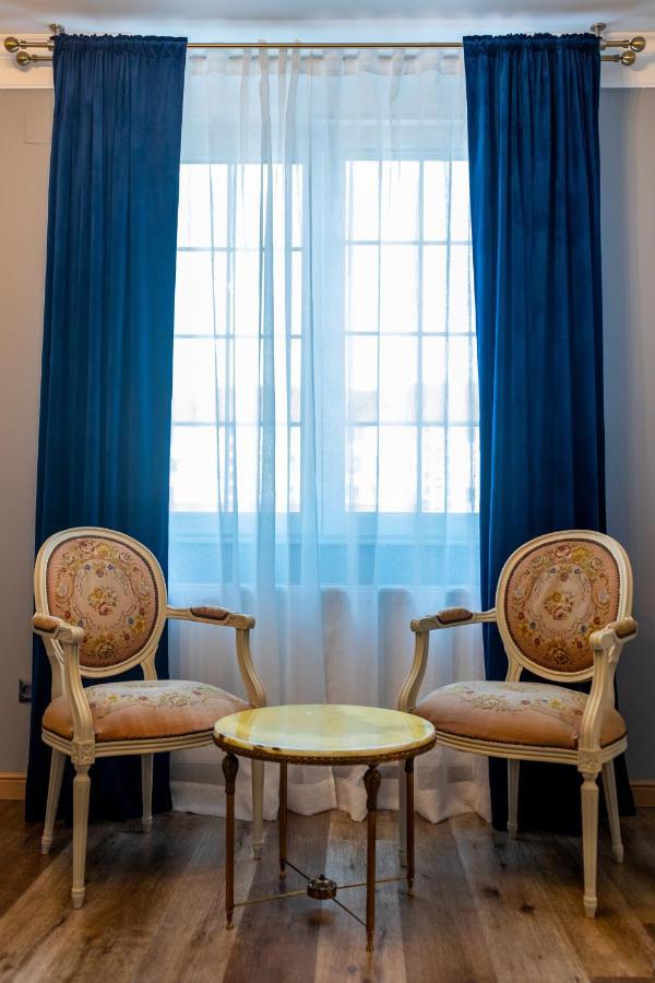 The Corner House Appartement Hunedoara Buitenkant foto